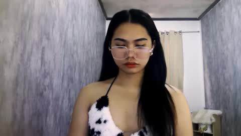 atashakendall online show from March 15, 2026, 2:28 am