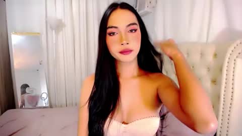 Snapshot of ate_sam chatting on October 15, 2025, 5:24 pm Sam online show from October 15, 2025, 5:24 pm