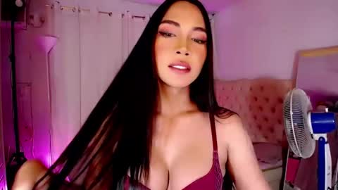 Snapshot of ate_sam chatting on November 9, 2025, 4:16 pm Sam online show from November 9, 2025, 4:16 pm