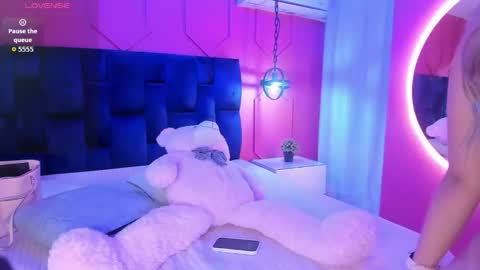 Athenea online show from January 14, 2026, 4:07 am