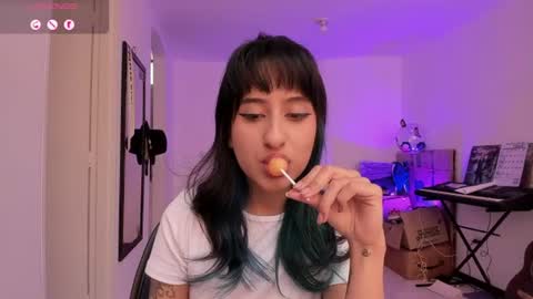 Snapshot of atenea_dragon__ chatting on June 20, 2026, 8:44 pm Atenea online show from June 20, 2026, 8:44 pm