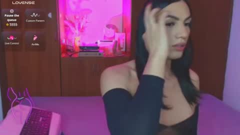 Snapshot of atenea_fit chatting on July 14, 2026, 6:18 am atenea_fit online show from July 14, 2026, 6:18 am