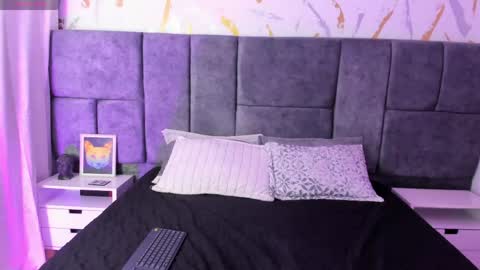 Snapshot of atenea_velle chatting on April 24, 2026, 3:31 am atenea velle online show from April 24, 2026, 3:31 am