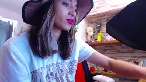 Atenea online show from February 27, 2025, 3:26 pm