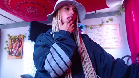 Atenea online show from October 22, 2025, 1:33 pm