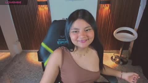 athena_snaw online show from May 12, 2026, 2:52 am