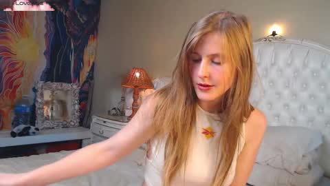 Snapshot of athenamelia chatting on February 19, 2026, 10:55 am AthenaMelia - Exclusive content online show from February 19, 2026, 10:55 am