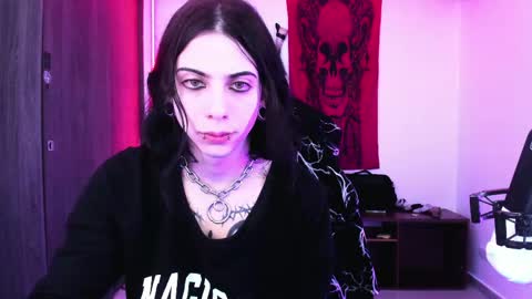 Snapshot of atheneoo_ chatting on April 20, 2026, 8:17 am athenauwu online show from April 20, 2026, 8:17 am