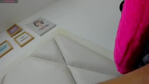 Atilana Diaz online show from April 30, 2026, 8:57 pm