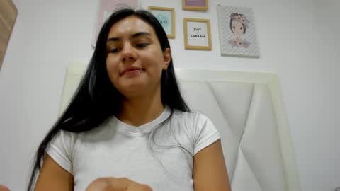 Atilana Diaz online show from May 27, 2026, 6:49 pm