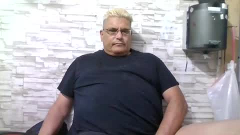 Snapshot of atr2424293280 chatting on August 1, 2026, 11:20 am A online show from August 1, 2026, 11:20 am