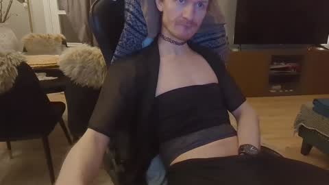 Snapshot of atvulpes chatting on January 19, 2025, 10:49 pm Max Powers online show from January 19, 2025, 10:49 pm