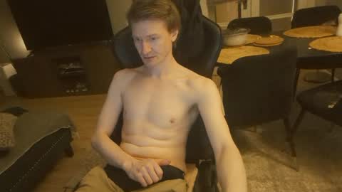 Snapshot of atvulpes chatting on February 7, 2025, 5:52 am Max Powers online show from February 7, 2025, 5:52 am