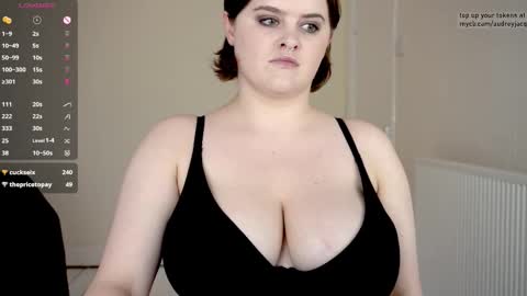 Audrey Jacq online show from October 7, 2025, 3:20 pm