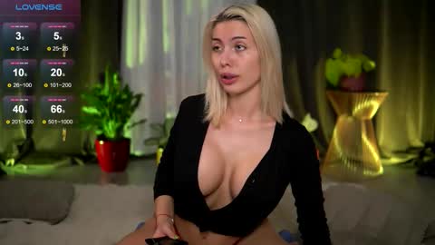 Snapshot of audreyzanne chatting on March 3, 2026, 10:10 am Isabella online show from March 3, 2026, 10:10 am