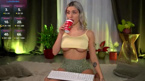 Snapshot of audreyzanne chatting on March 17, 2026, 9:01 am Isabella online show from March 17, 2026, 9:01 am