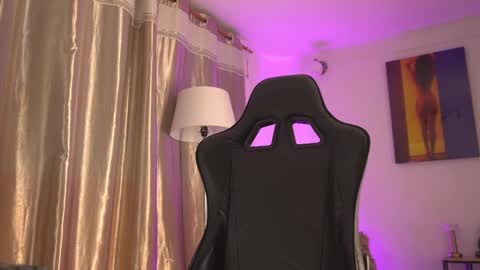 Snapshot of aura_sensual chatting on March 12, 2025, 1:36 am . online show from March 12, 2025, 1:36 am