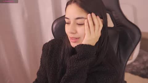 Snapshot of aura_sensual chatting on October 11, 2025, 3:39 am . online show from October 11, 2025, 3:39 am