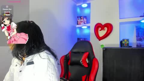 Aura Bluee Love online show from April 29, 2026, 3:32 am