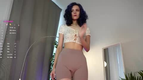 Lana online show from October 9, 2025, 6:55 am