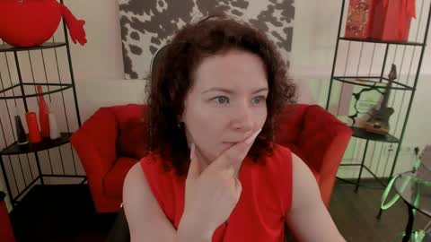 Aurelia online show from May 25, 2026, 2:17 am