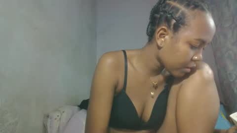 Snapshot of aurelie08 chatting on May 25, 2026, 1:00 am aurelie08 online show from May 25, 2026, 1:00 am