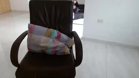 Snapshot of aureliv1 chatting on September 9, 2025, 12:37 pm Aureliano online show from September 9, 2025, 12:37 pm