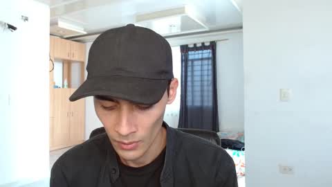 Snapshot of aureliv1 chatting on October 4, 2025, 9:24 pm Aureliano online show from October 4, 2025, 9:24 pm