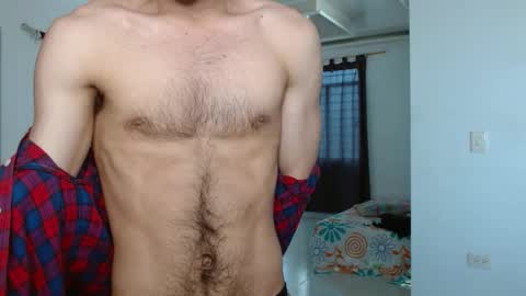 Snapshot of aureliv1 chatting on October 8, 2025, 9:34 pm Aureliano online show from October 8, 2025, 9:34 pm