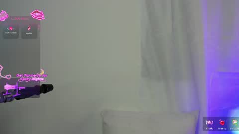 aurora_divine online show from June 24, 2026, 8:41 pm