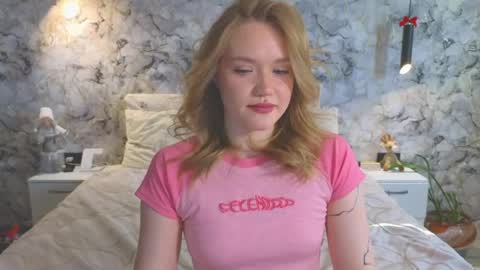 Snapshot of aurora_golden chatting on May 5, 2026, 1:13 am Kate online show from May 5, 2026, 1:13 am