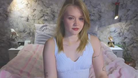 Snapshot of aurora_golden chatting on May 29, 2026, 1:20 pm Kate online show from May 29, 2026, 1:20 pm