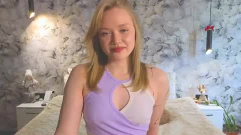 Snapshot of aurora_golden chatting on June 11, 2026, 5:49 am Kate online show from June 11, 2026, 5:49 am