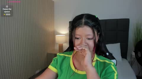 Snapshot of aurora_johnson_ chatting on January 4, 2025, 7:24 am A U R O R A online show from January 4, 2025, 7:24 am