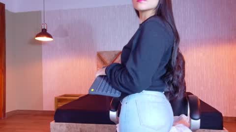 Aurora online show from November 13, 2025, 3:27 am