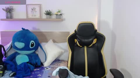 aurora_rodriguez online show from December 5, 2024, 12:11 pm