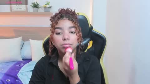 aurora_rodriguez online show from January 10, 2025, 12:15 pm