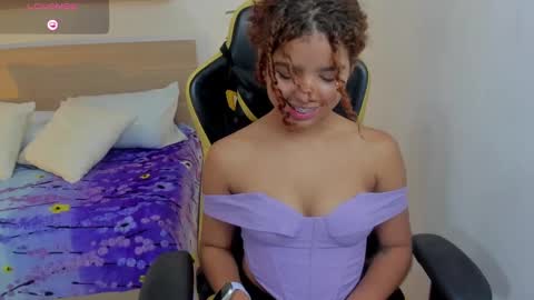 aurora_rodriguez online show from January 14, 2025, 3:15 pm