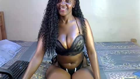 Snapshot of aurora_starr chatting on April 8, 2026, 12:43 am Starr online show from April 8, 2026, 12:43 am