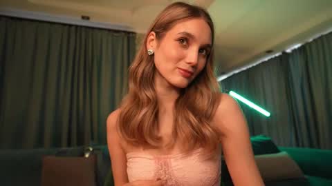 Aurora online show from February 10, 2025, 6:42 am