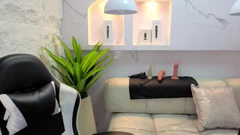 Snapshot of aurora_tp chatting on February 3, 2026, 1:59 am AURORA online show from February 3, 2026, 1:59 am