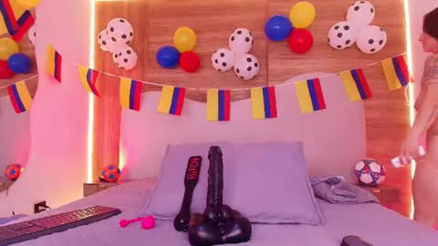 auroraa_miller online show from June 19, 2026, 3:11 am