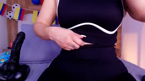 auroraa_miller online show from July 3, 2026, 3:02 am