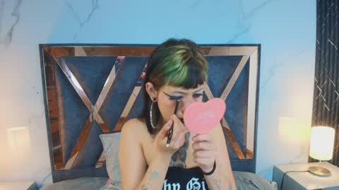 Snapshot of auroradiaz_ chatting on April 4, 2026, 11:40 am Aurora Diaz online show from April 4, 2026, 11:40 am