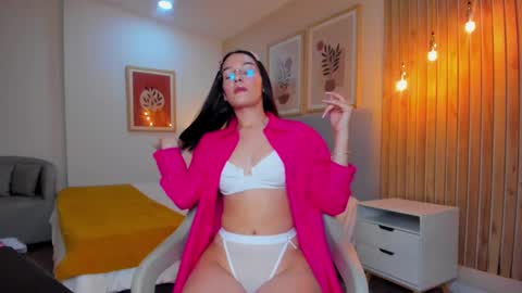 Aurora online show from March 6, 2025, 8:27 pm