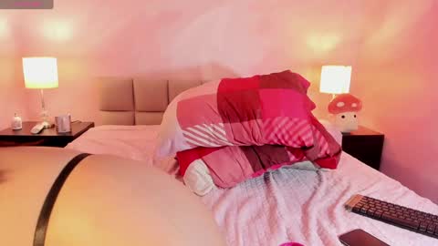 Snapshot of aurorafiore chatting on January 17, 2025, 10:12 pm Aurora online show from January 17, 2025, 10:12 pm