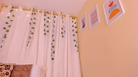 Snapshot of auroraflowers_ chatting on July 26, 2026, 11:50 am Aurora online show from July 26, 2026, 11:50 am