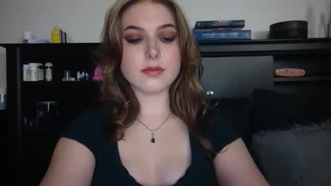 auroralightz1 online show from March 2, 2026, 8:15 pm