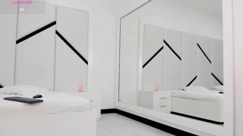 Aurora online show from December 18, 2025, 8:37 pm