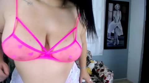 Snapshot of auroramcry chatting on May 2, 2026, 3:00 am INSTAGRAM AURORA MCRY online show from May 2, 2026, 3:00 am